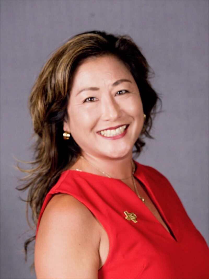 Susan Annoura Headshot 2025 Rectangle